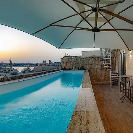 Beautiful Location Rooftop Pool Sea View! Cospicua